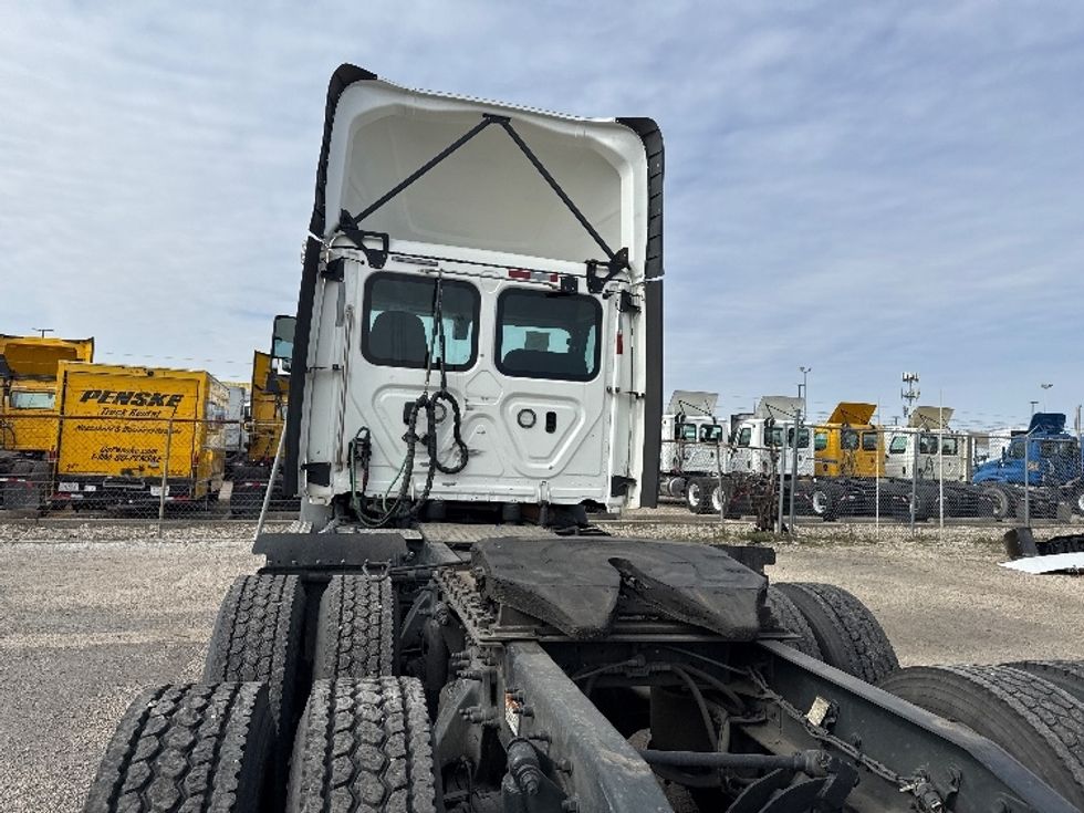 Day Cab Tractor-Heavy Duty Tractors-Freightliner-2019-T11662ST-Dallas-TX-699,771\n\t\tmiles-$ 28,000 - Image 18