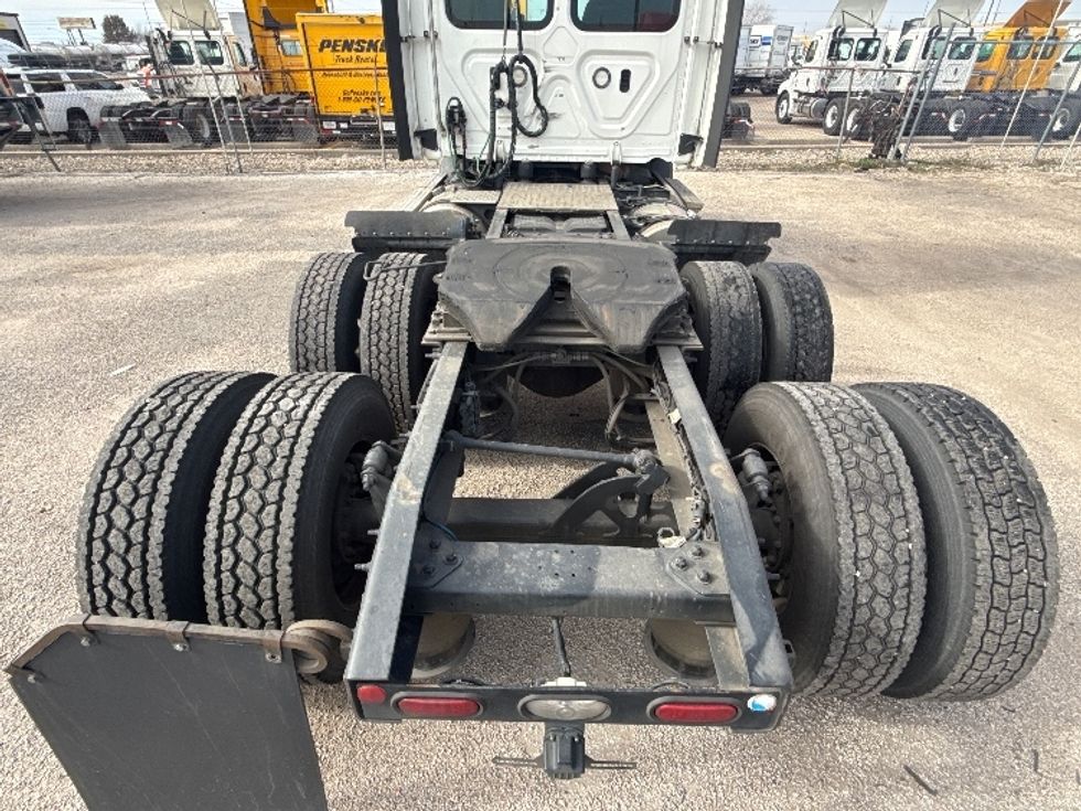 Day Cab Tractor-Heavy Duty Tractors-Freightliner-2019-T11662ST-Dallas-TX-699,771\n\t\tmiles-$ 28,000 - Image 6