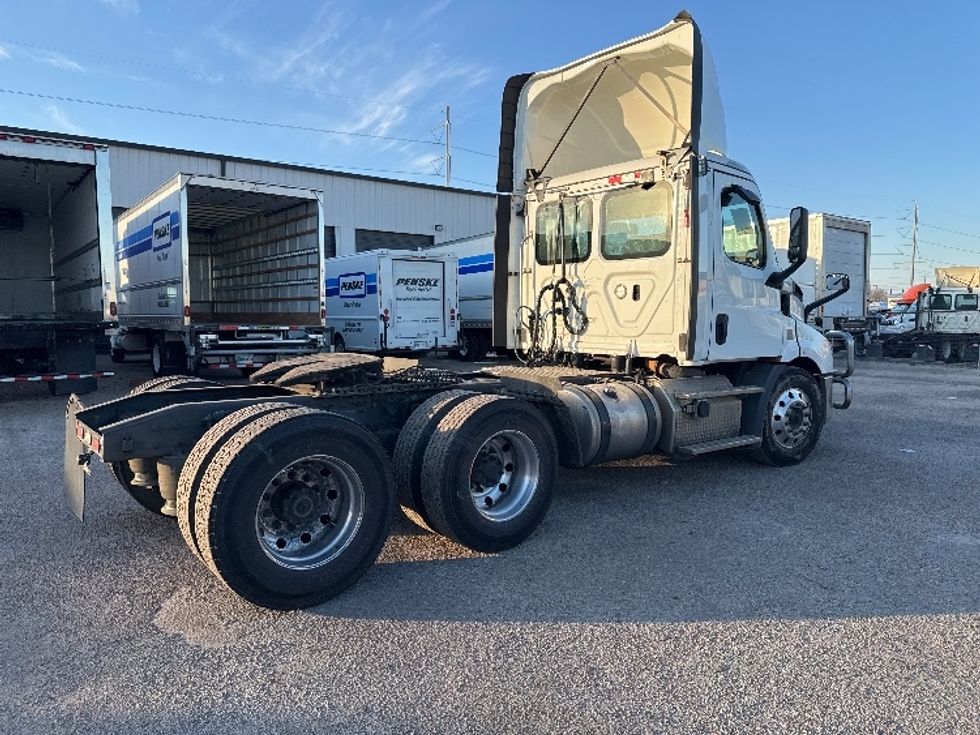 Day Cab Tractor-Heavy Duty Tractors-Freightliner-2019-T11662ST-Dallas-TX-699,771\n\t\tmiles-$ 28,000 - Image 7