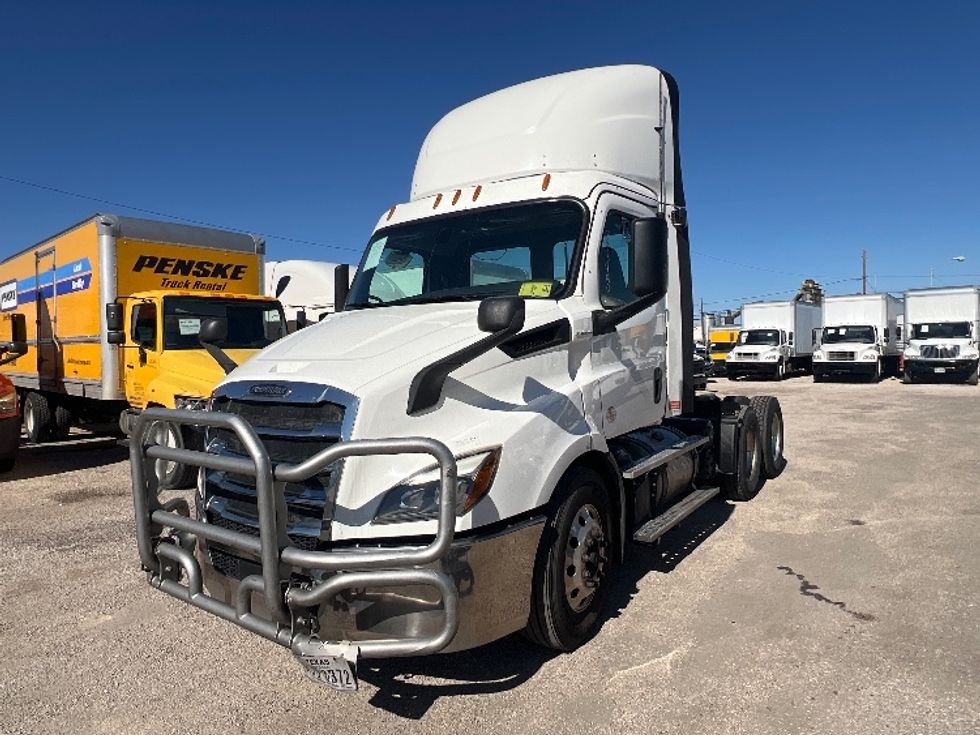 Day Cab Tractor-Heavy Duty Tractors-Freightliner-2019-T11662ST-Dallas-TX-741,177\n\t\tmiles-$ 28,000 - Image 3