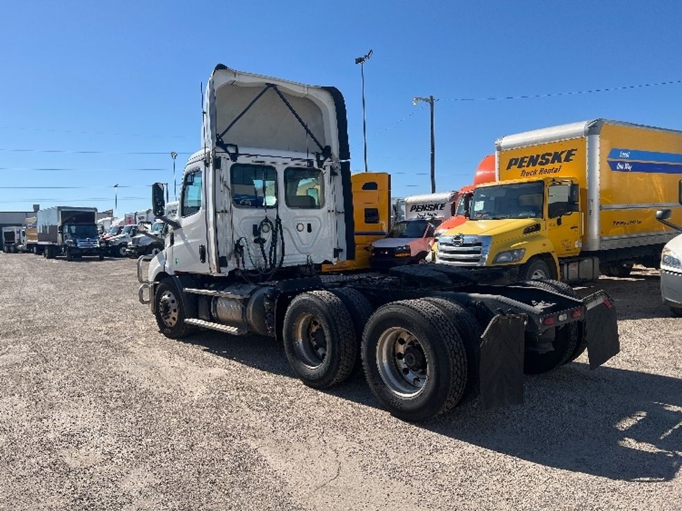 Day Cab Tractor-Heavy Duty Tractors-Freightliner-2019-T11662ST-Dallas-TX-741,177\n\t\tmiles-$ 28,000 - Image 5