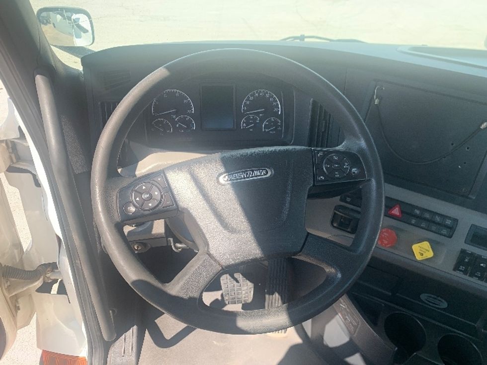 Day Cab Tractor-Heavy Duty Tractors-Freightliner-2019-T11664ST-Abilene-TX-268,083\n\t\tmiles-$ 48,750 - Image 11