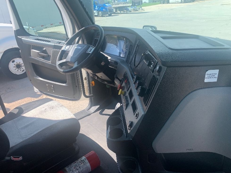 Day Cab Tractor-Heavy Duty Tractors-Freightliner-2019-T11664ST-Abilene-TX-268,083\n\t\tmiles-$ 48,750 - Image 14