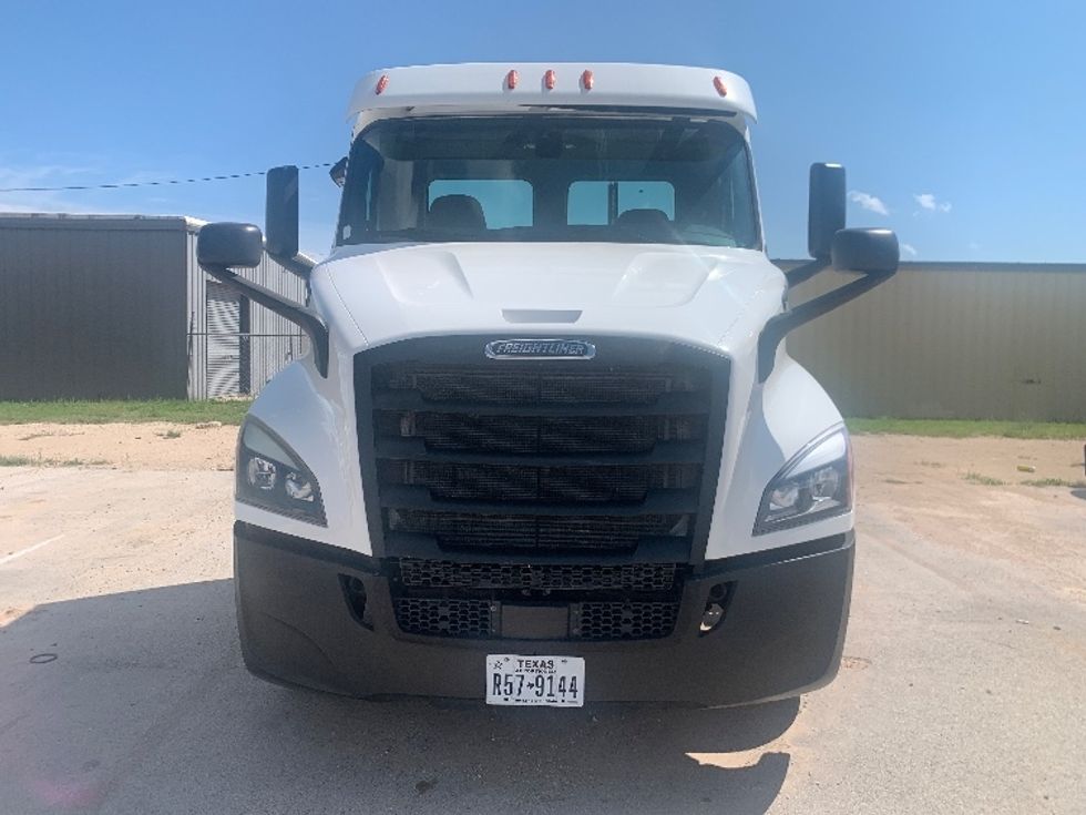 Day Cab Tractor-Heavy Duty Tractors-Freightliner-2019-T11664ST-Abilene-TX-268,083\n\t\tmiles-$ 48,750 - Image 2