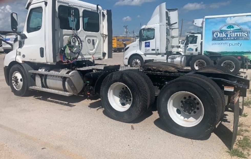 Day Cab Tractor-Heavy Duty Tractors-Freightliner-2019-T11664ST-Abilene-TX-268,083\n\t\tmiles-$ 48,750 - Image 5