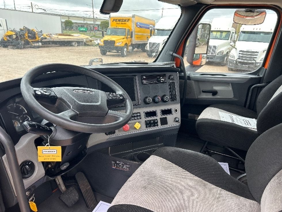 Day Cab Tractor-Heavy Duty Tractors-Freightliner-2019-T11664ST-Amarillo-TX-471,237\n\t\tmiles-$ 38,750 - Image 10