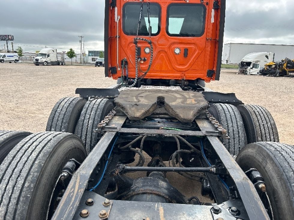 Day Cab Tractor-Heavy Duty Tractors-Freightliner-2019-T11664ST-Amarillo-TX-471,237\n\t\tmiles-$ 38,750 - Image 6