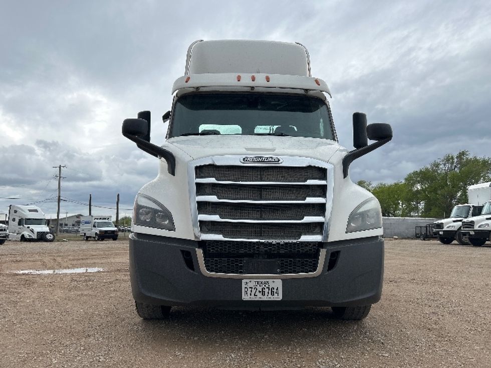 Day Cab Tractor-Heavy Duty Tractors-Freightliner-2019-T11664ST-Amarillo-TX-549,195\n\t\tmiles-$ 36,250 - Image 2