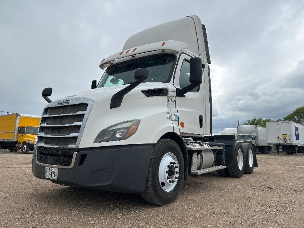 Day Cab Tractor-Heavy Duty Tractors-Freightliner-2019-T11664ST-Amarillo-TX-549,195\n\t\tmiles-$ 36,250 - Image 3