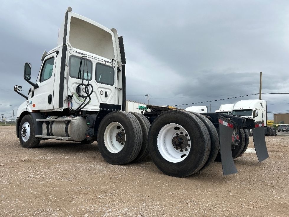Day Cab Tractor-Heavy Duty Tractors-Freightliner-2019-T11664ST-Amarillo-TX-549,195\n\t\tmiles-$ 36,250 - Image 5