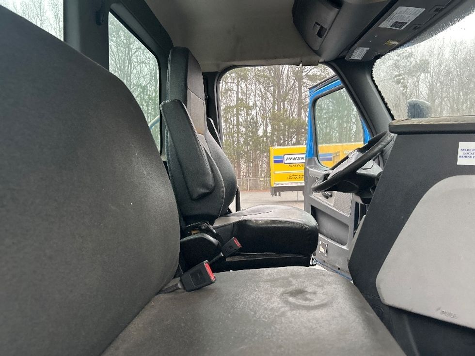 Day Cab Tractor-Heavy Duty Tractors-Freightliner-2019-T11664ST-Anderson-SC-326,200\n\t\tmiles-$ 45,500 - Image 13