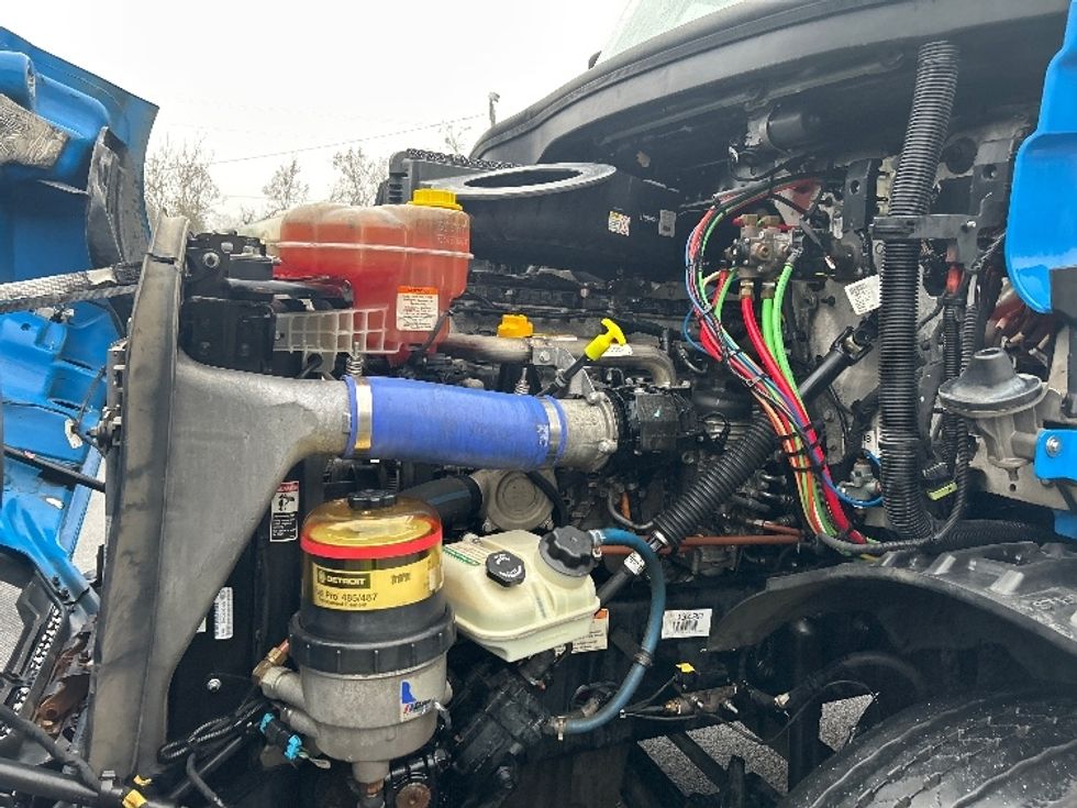 Day Cab Tractor-Heavy Duty Tractors-Freightliner-2019-T11664ST-Anderson-SC-326,200\n\t\tmiles-$ 45,500 - Image 15