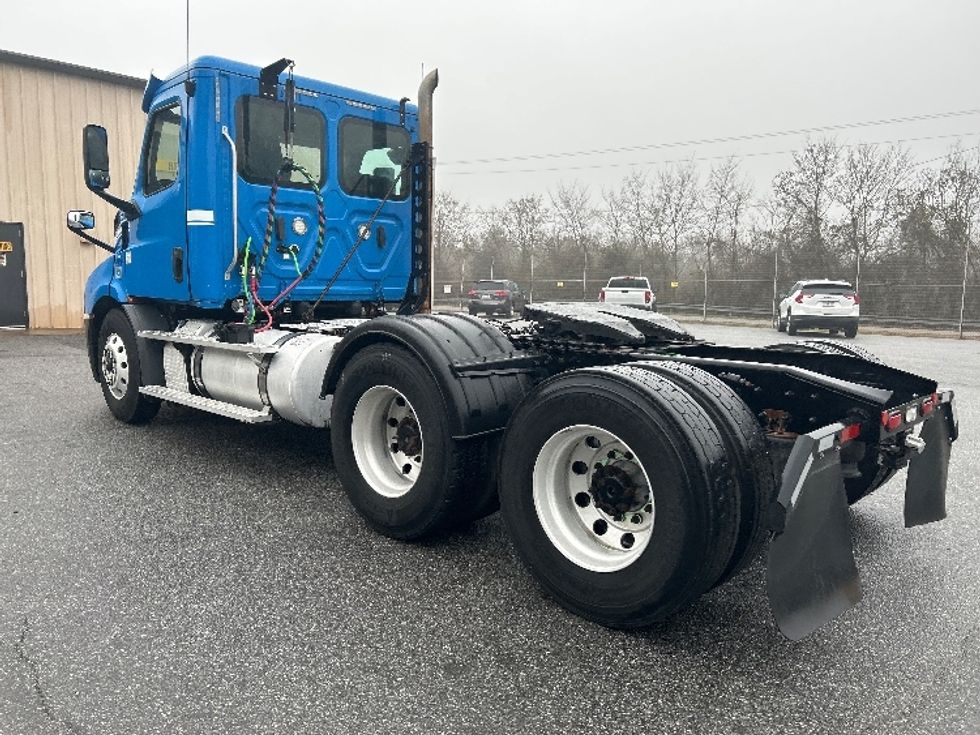 Day Cab Tractor-Heavy Duty Tractors-Freightliner-2019-T11664ST-Anderson-SC-326,200\n\t\tmiles-$ 45,500 - Image 5