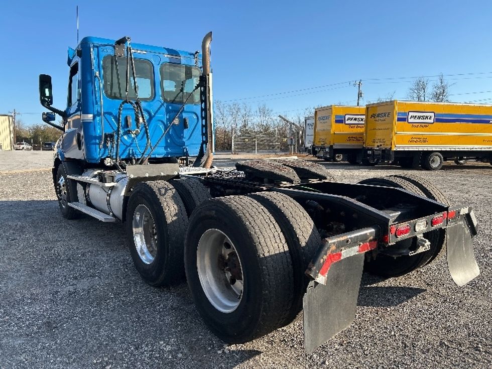 Day Cab Tractor-Heavy Duty Tractors-Freightliner-2019-T11664ST-Anderson-SC-326,912\n\t\tmiles-$ 44,500 - Image 4