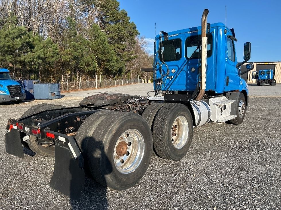 Day Cab Tractor-Heavy Duty Tractors-Freightliner-2019-T11664ST-Anderson-SC-326,912\n\t\tmiles-$ 44,500 - Image 6