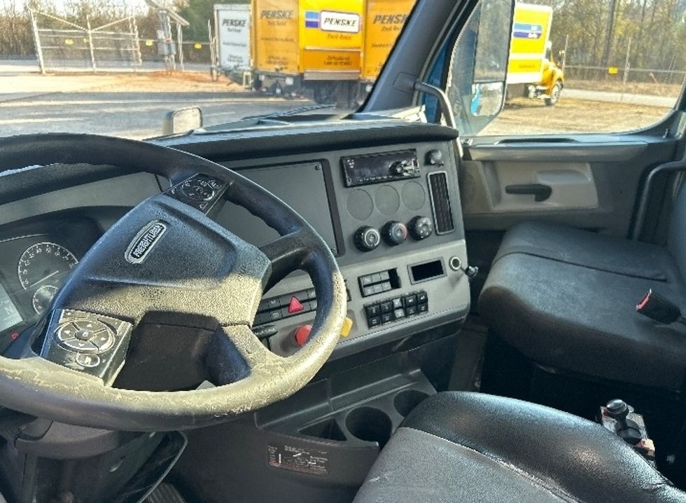 Day Cab Tractor-Heavy Duty Tractors-Freightliner-2019-T11664ST-Anderson-SC-326,912\n\t\tmiles-$ 44,500 - Image 8