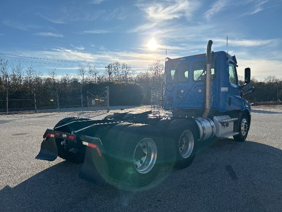 Day Cab Tractor-Heavy Duty Tractors-Freightliner-2019-T11664ST-Anderson-SC-334,063\n\t\tmiles-$ 46,250 - Image 7
