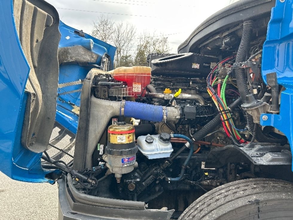 Day Cab Tractor-Heavy Duty Tractors-Freightliner-2019-T11664ST-Anderson-SC-334,646\n\t\tmiles-$ 46,250 - Image 16