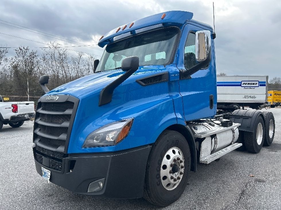 Day Cab Tractor-Heavy Duty Tractors-Freightliner-2019-T11664ST-Anderson-SC-334,646\n\t\tmiles-$ 46,250 - Image 3