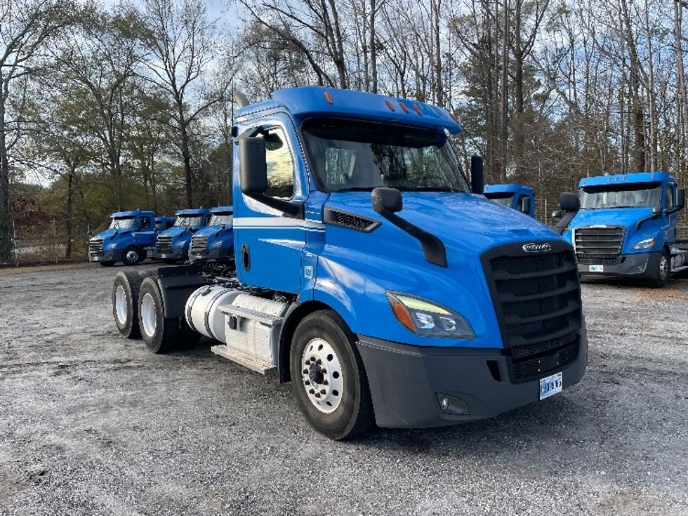 Day Cab Tractor-Heavy Duty Tractors-Freightliner-2019-T11664ST-Anderson-SC-363,375\n\t\tmiles-$ 44,750 - Image 1