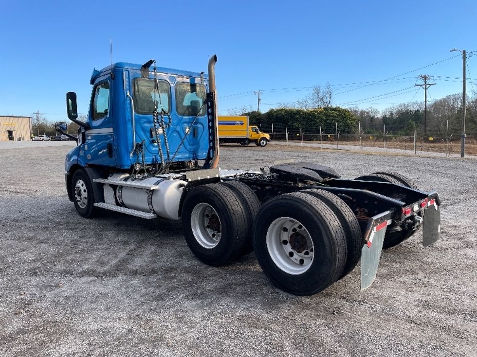 Day Cab Tractor-Heavy Duty Tractors-Freightliner-2019-T11664ST-Anderson-SC-363,375\n\t\tmiles-$ 44,750 - Image 5