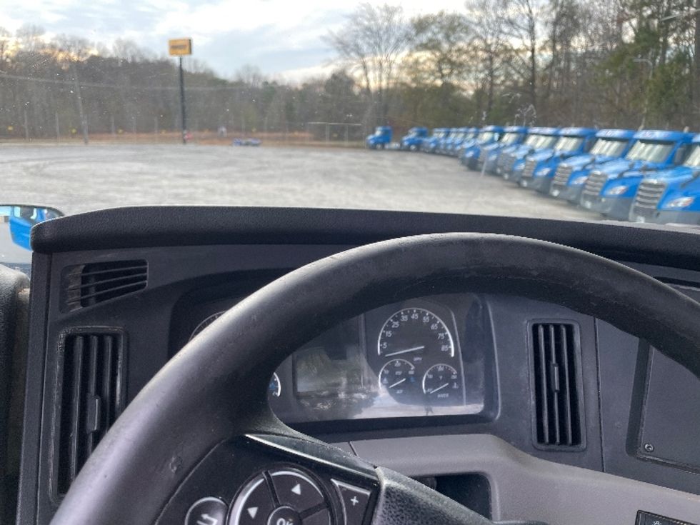 Day Cab Tractor-Heavy Duty Tractors-Freightliner-2019-T11664ST-Anderson-SC-366,837\n\t\tmiles-$ 44,500 - Image 11