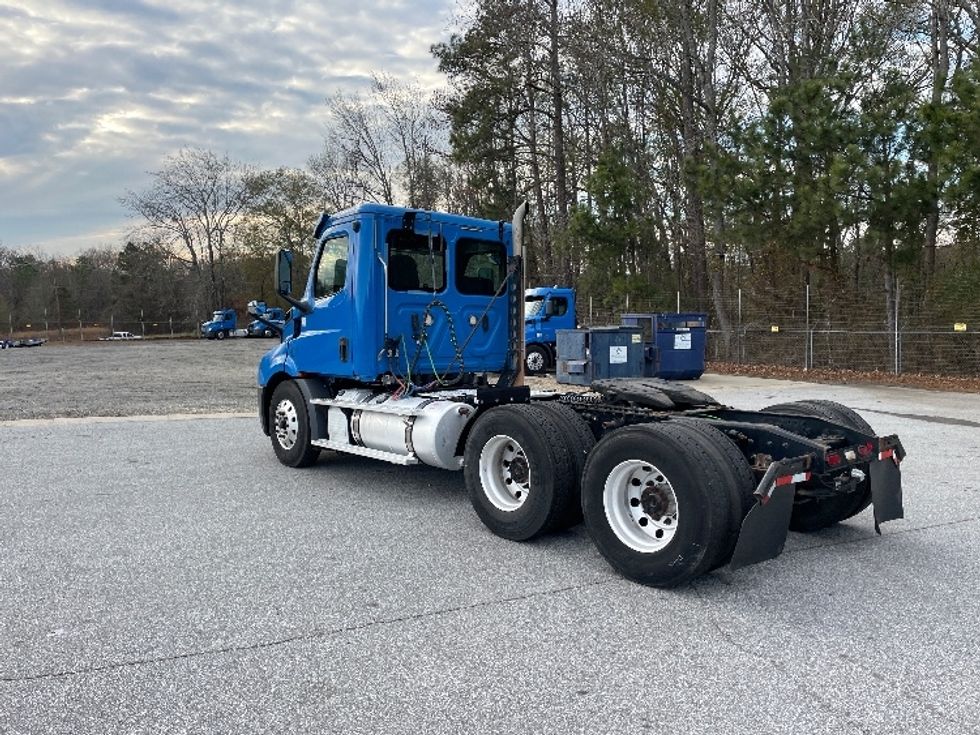 Day Cab Tractor-Heavy Duty Tractors-Freightliner-2019-T11664ST-Anderson-SC-366,837\n\t\tmiles-$ 44,500 - Image 5