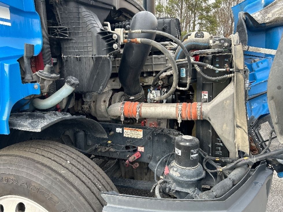 Day Cab Tractor-Heavy Duty Tractors-Freightliner-2019-T11664ST-Anderson-SC-369,860\n\t\tmiles-$ 44,250 - Image 15