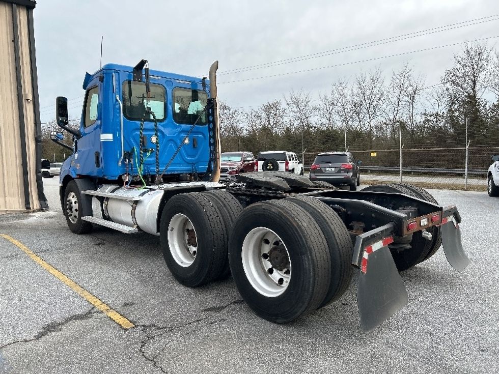 Day Cab Tractor-Heavy Duty Tractors-Freightliner-2019-T11664ST-Anderson-SC-369,860\n\t\tmiles-$ 44,250 - Image 5
