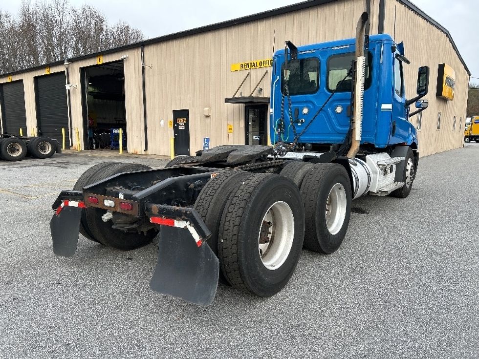 Day Cab Tractor-Heavy Duty Tractors-Freightliner-2019-T11664ST-Anderson-SC-369,860\n\t\tmiles-$ 44,250 - Image 7