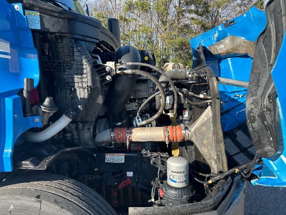 Day Cab Tractor-Heavy Duty Tractors-Freightliner-2019-T11664ST-Anderson-SC-397,447\n\t\tmiles-$ 43,000 - Image 15