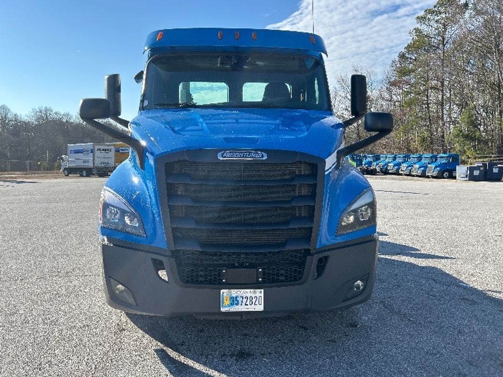Day Cab Tractor-Heavy Duty Tractors-Freightliner-2019-T11664ST-Anderson-SC-397,447\n\t\tmiles-$ 43,000 - Image 2