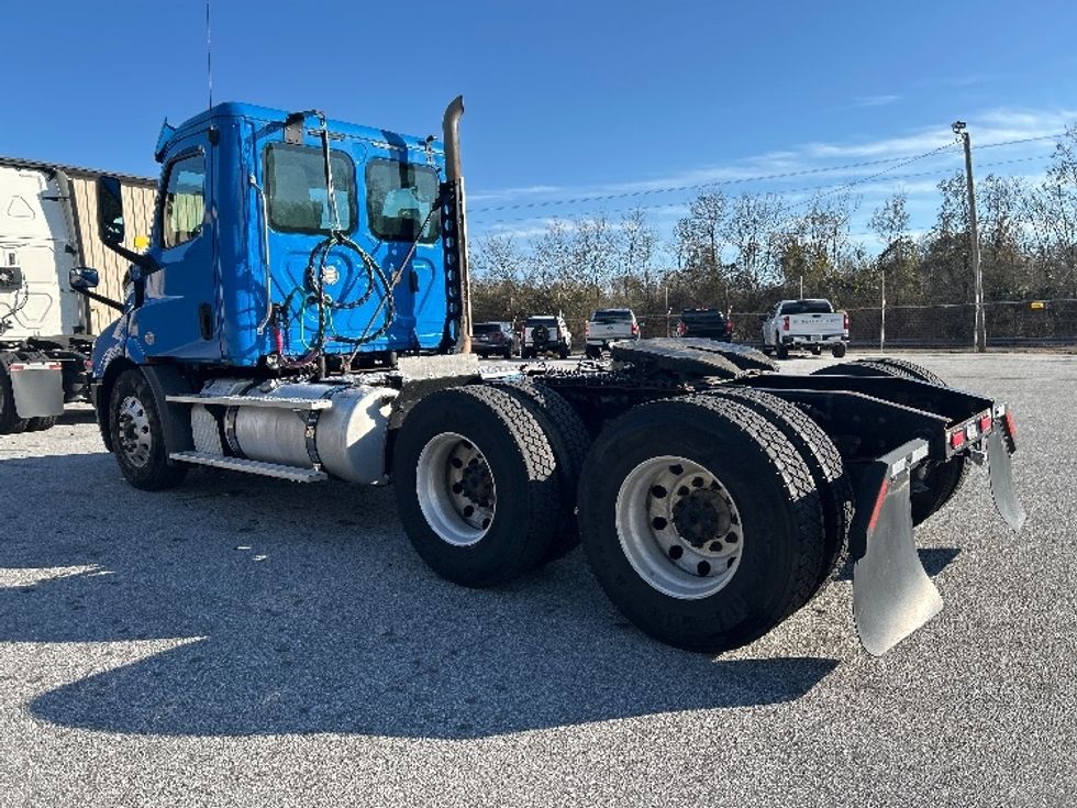 Day Cab Tractor-Heavy Duty Tractors-Freightliner-2019-T11664ST-Anderson-SC-397,447\n\t\tmiles-$ 43,000 - Image 5