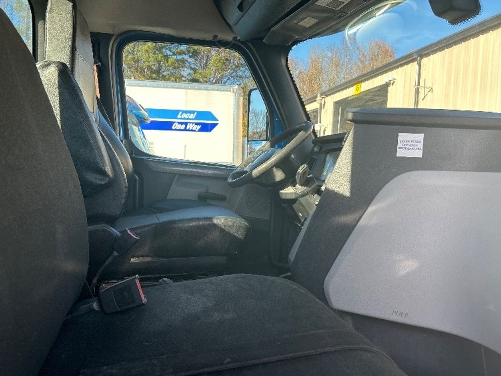 Day Cab Tractor-Heavy Duty Tractors-Freightliner-2019-T11664ST-Anderson-SC-419,018\n\t\tmiles-$ 41,500 - Image 14