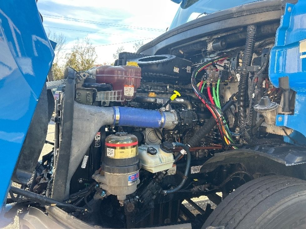 Day Cab Tractor-Heavy Duty Tractors-Freightliner-2019-T11664ST-Anderson-SC-419,018\n\t\tmiles-$ 41,500 - Image 16