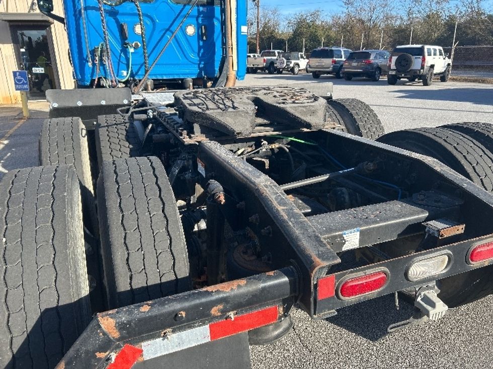 Day Cab Tractor-Heavy Duty Tractors-Freightliner-2019-T11664ST-Anderson-SC-419,018\n\t\tmiles-$ 41,500 - Image 6