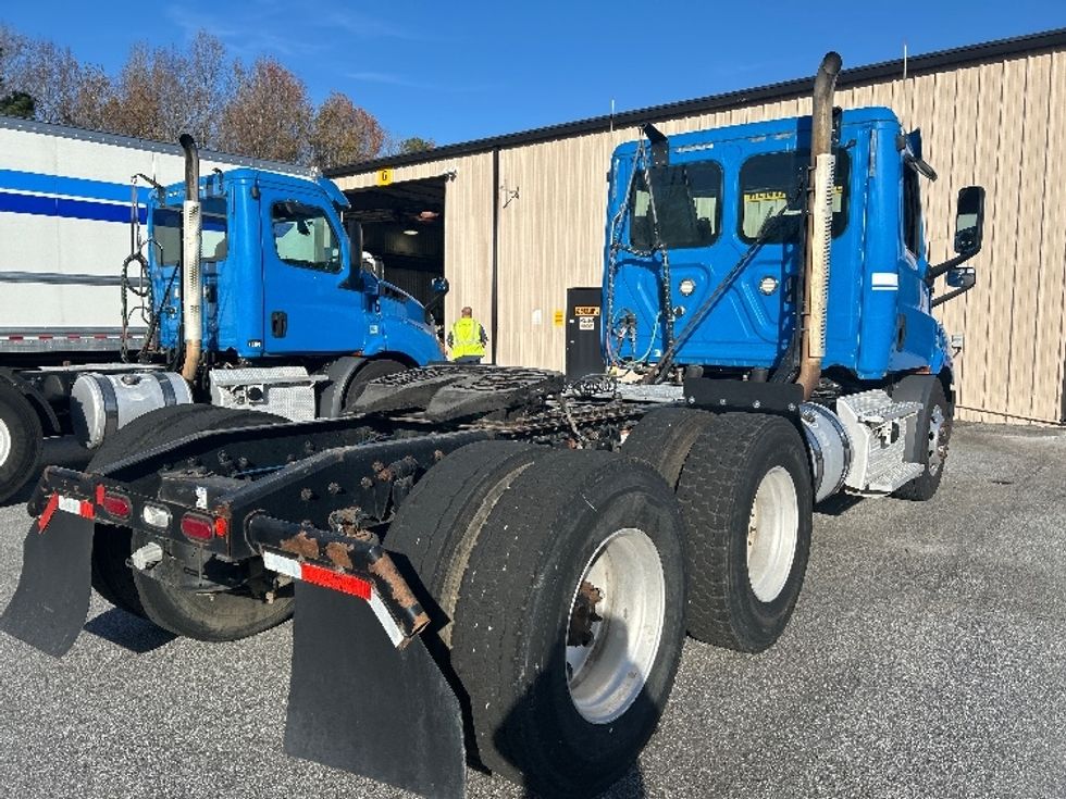 Day Cab Tractor-Heavy Duty Tractors-Freightliner-2019-T11664ST-Anderson-SC-419,018\n\t\tmiles-$ 41,500 - Image 7