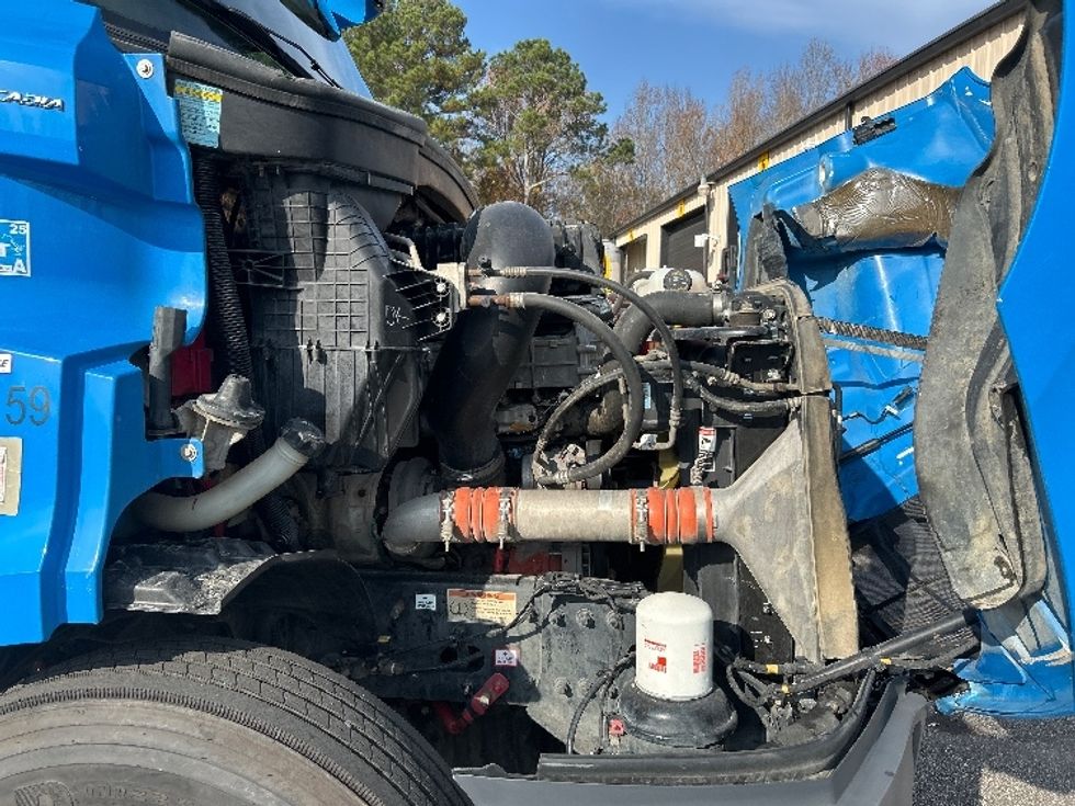 Day Cab Tractor-Heavy Duty Tractors-Freightliner-2019-T11664ST-Anderson-SC-431,699\n\t\tmiles-$ 41,000 - Image 15