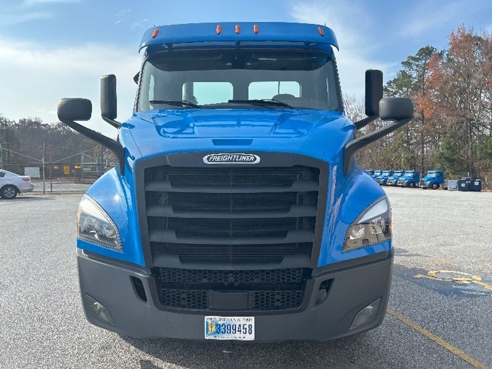 Day Cab Tractor-Heavy Duty Tractors-Freightliner-2019-T11664ST-Anderson-SC-431,699\n\t\tmiles-$ 41,000 - Image 2