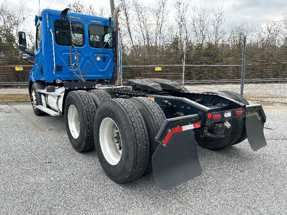 Day Cab Tractor-Heavy Duty Tractors-Freightliner-2019-T11664ST-Anderson-SC-431,699\n\t\tmiles-$ 41,000 - Image 5