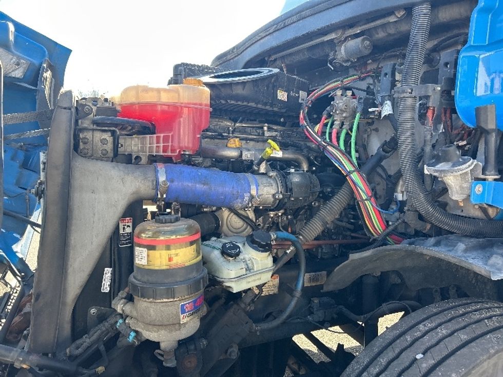 Day Cab Tractor-Heavy Duty Tractors-Freightliner-2019-T11664ST-Anderson-SC-448,645\n\t\tmiles-$ 40,000 - Image 16