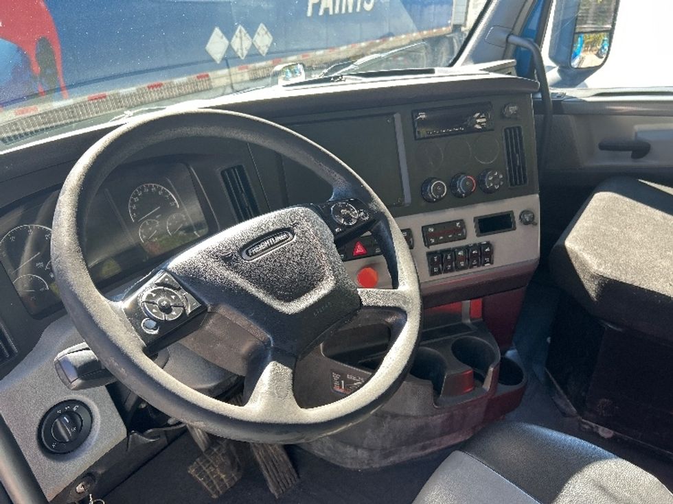 Day Cab Tractor-Heavy Duty Tractors-Freightliner-2019-T11664ST-Anderson-SC-459,151\n\t\tmiles-$ 39,250 - Image 10