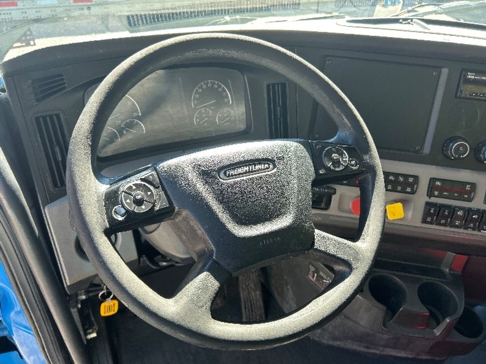 Day Cab Tractor-Heavy Duty Tractors-Freightliner-2019-T11664ST-Anderson-SC-459,151\n\t\tmiles-$ 39,250 - Image 11