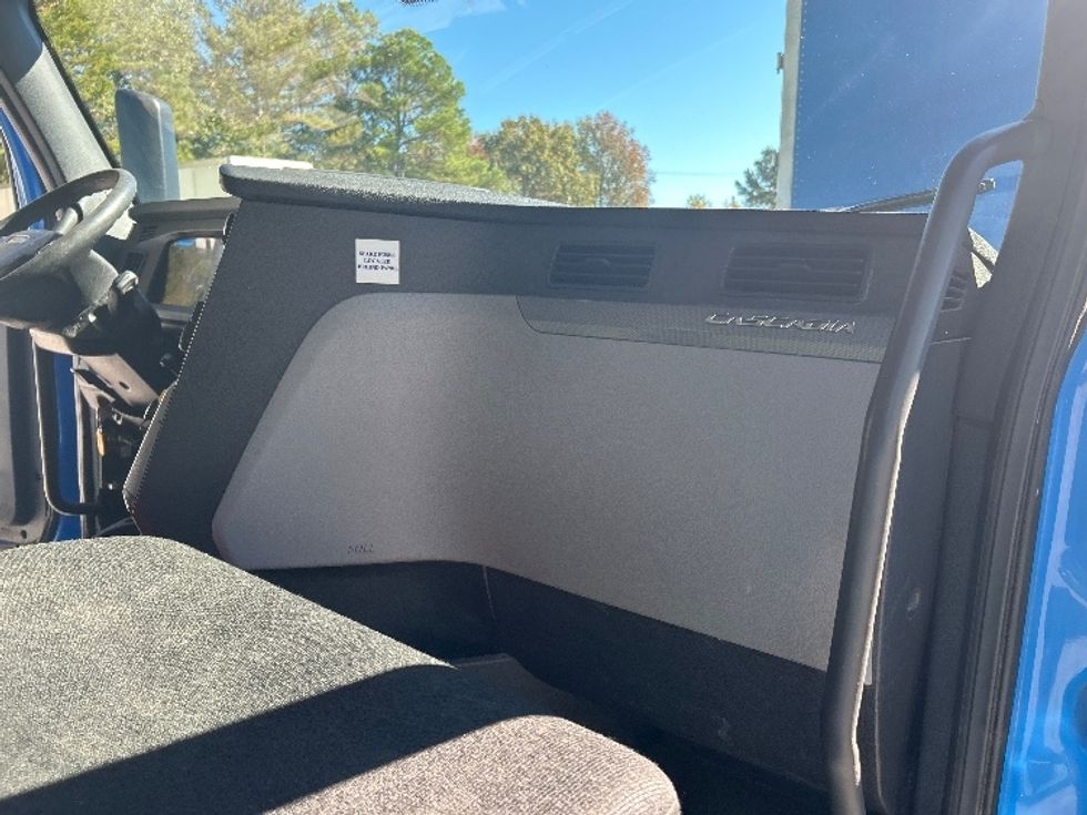 Day Cab Tractor-Heavy Duty Tractors-Freightliner-2019-T11664ST-Anderson-SC-459,151\n\t\tmiles-$ 39,250 - Image 13