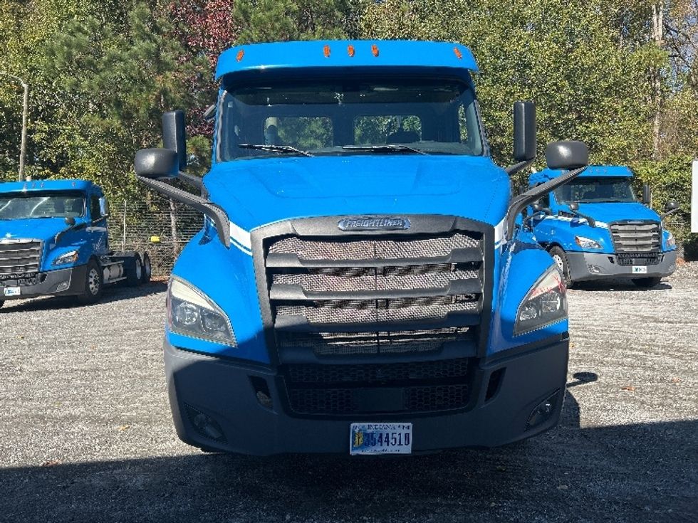 Day Cab Tractor-Heavy Duty Tractors-Freightliner-2019-T11664ST-Anderson-SC-459,151\n\t\tmiles-$ 39,250 - Image 2