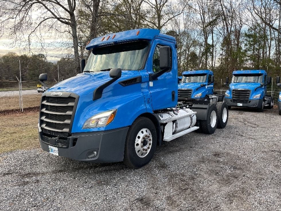 Day Cab Tractor-Heavy Duty Tractors-Freightliner-2019-T11664ST-Anderson-SC-459,151\n\t\tmiles-$ 39,250 - Image 3