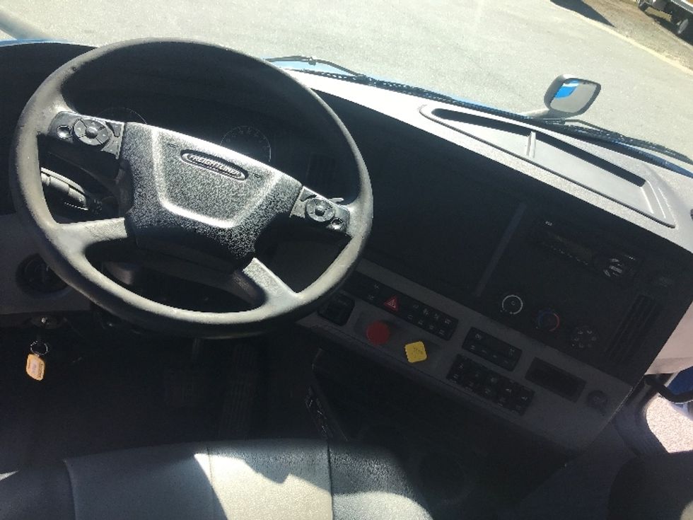 Day Cab Tractor-Heavy Duty Tractors-Freightliner-2019-T11664ST-Anderson-SC-459,888\n\t\tmiles-$ 39,250 - Image 11