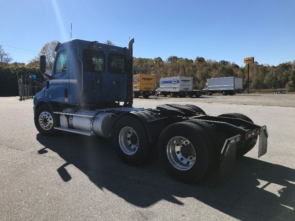 Day Cab Tractor-Heavy Duty Tractors-Freightliner-2019-T11664ST-Anderson-SC-459,888\n\t\tmiles-$ 39,250 - Image 5