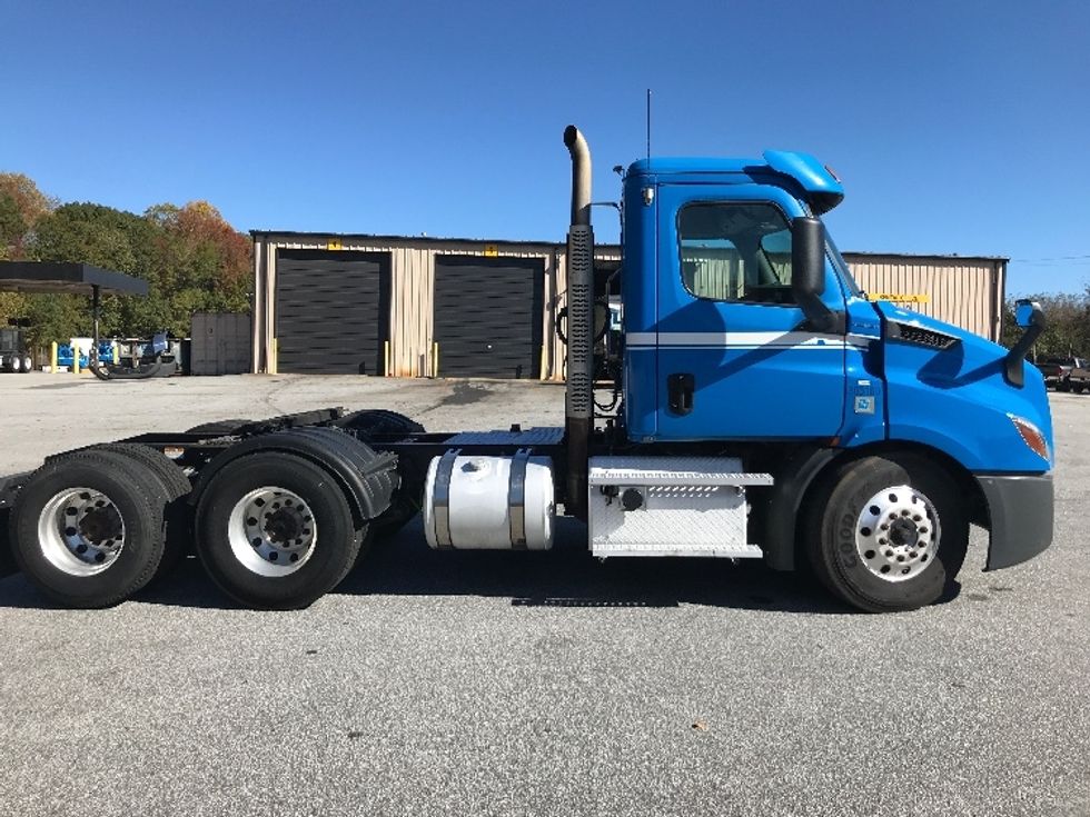 Day Cab Tractor-Heavy Duty Tractors-Freightliner-2019-T11664ST-Anderson-SC-459,888\n\t\tmiles-$ 39,250 - Image 8