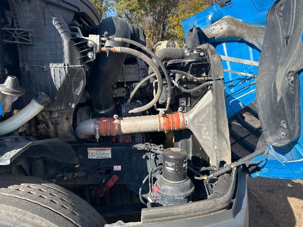 Day Cab Tractor-Heavy Duty Tractors-Freightliner-2019-T11664ST-Anderson-SC-461,822\n\t\tmiles-$ 39,250 - Image 15